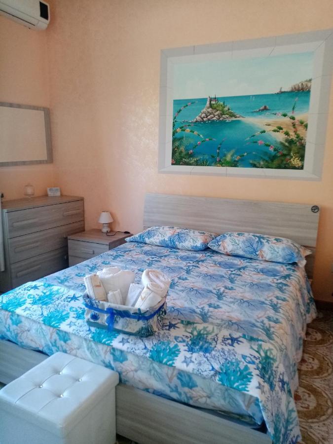 Bed and Breakfast Beb I Delfini Di Casa Paola Mascali Exteriér fotografie