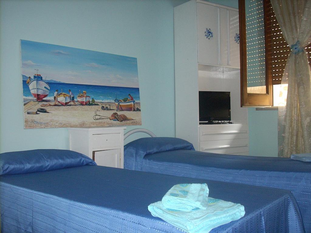 Bed and Breakfast Beb I Delfini Di Casa Paola Mascali Pokoj fotografie