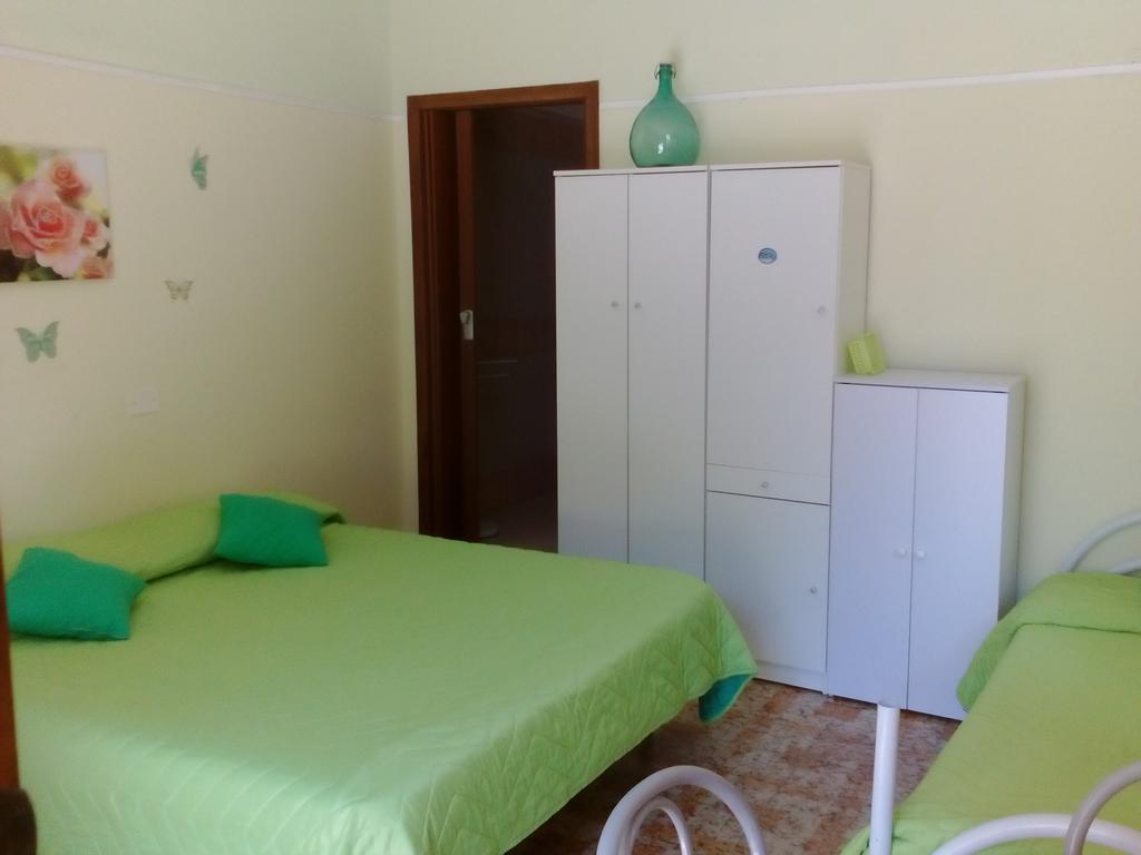 Bed and Breakfast Beb I Delfini Di Casa Paola Mascali Exteriér fotografie