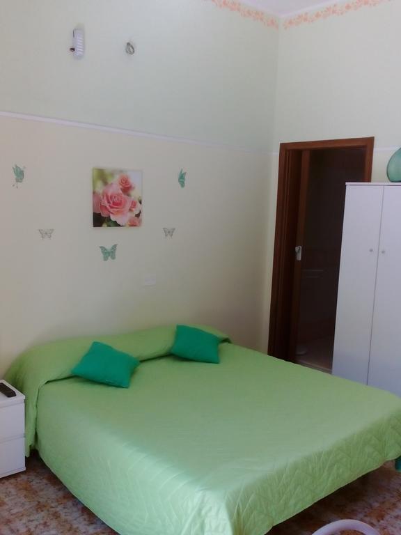 Bed and Breakfast Beb I Delfini Di Casa Paola Mascali Exteriér fotografie