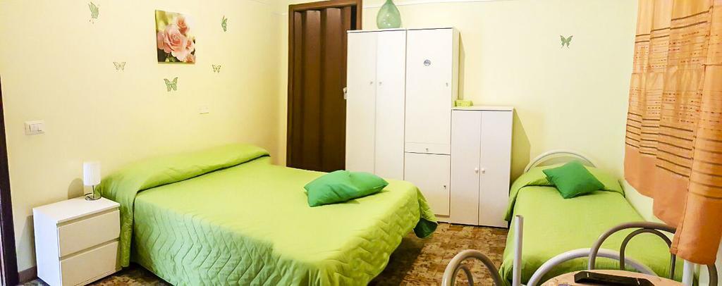 Bed and Breakfast Beb I Delfini Di Casa Paola Mascali Exteriér fotografie